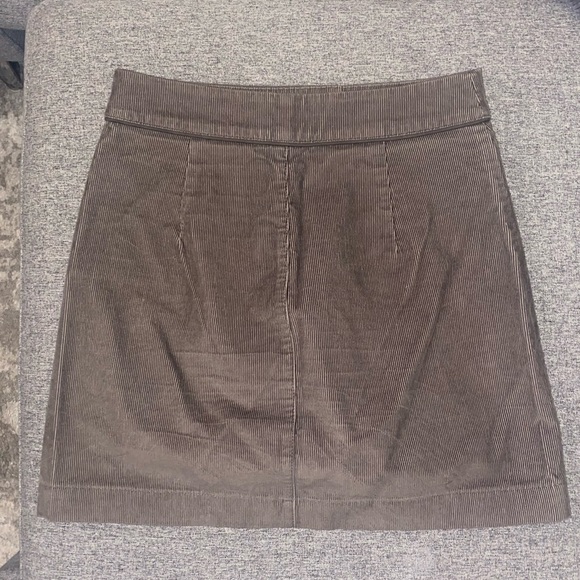 2/25✨Karmen Corduroy Skirt (Aritzia) - Picture 3 of 3